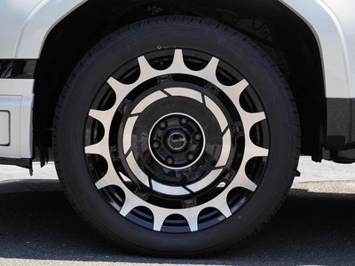 2025 Lexus GX photo 4