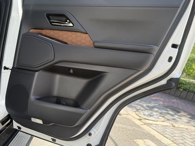 2025 Lexus GX thumbnail 60