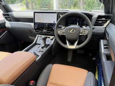 2025 Lexus GX thumbnail 26