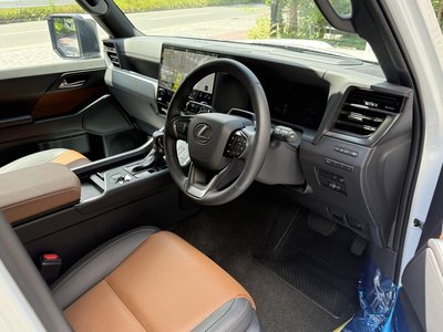 2025 Lexus GX thumbnail 27