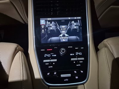 PORSCHE PANAMERA - 9