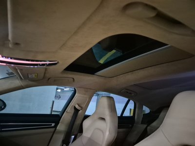 PORSCHE PANAMERA - 4