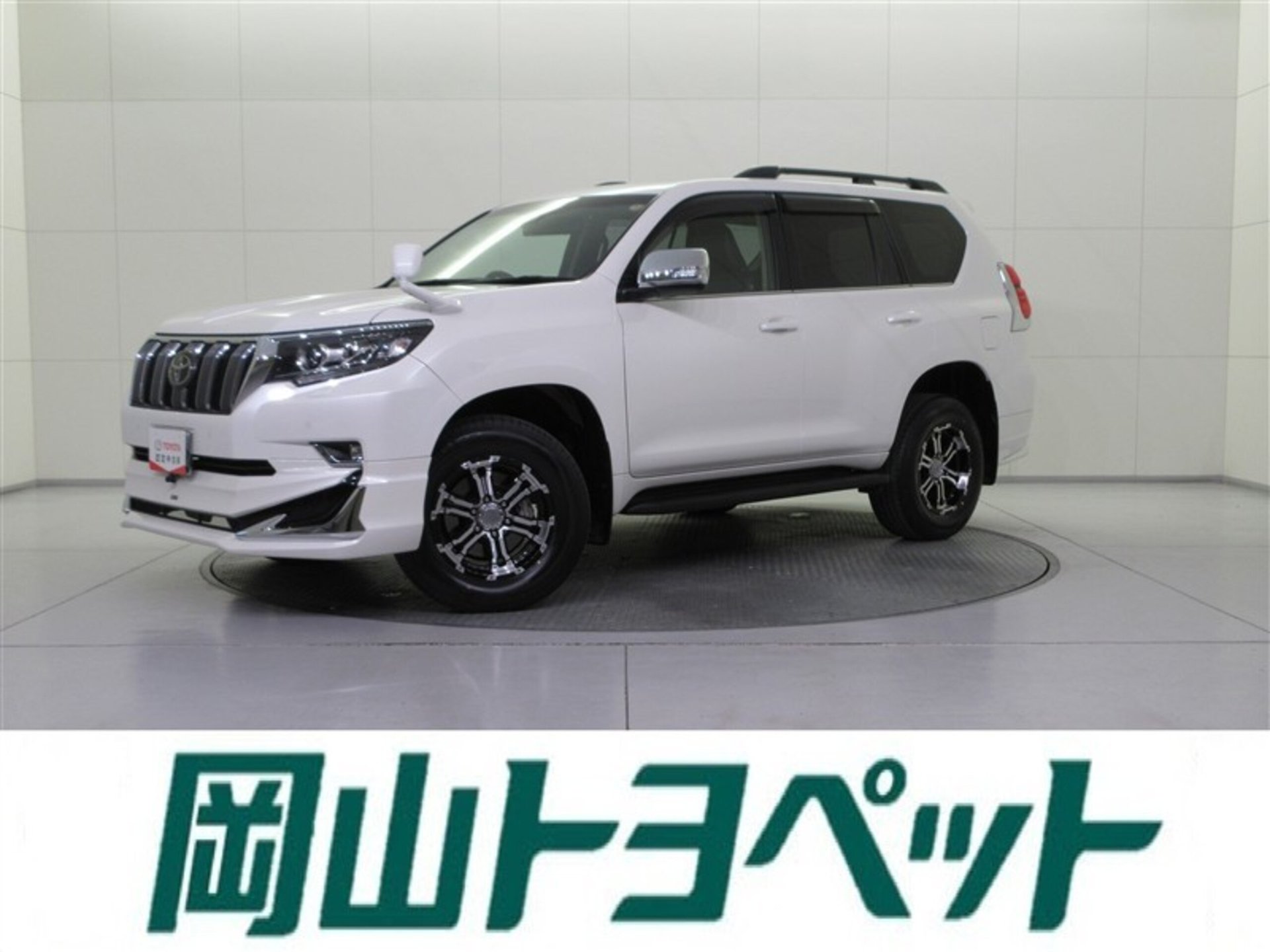 TOYOTA LAND CRUISER PRADO - View 1