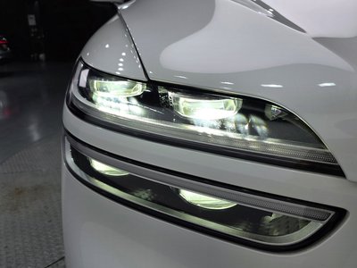 صورة 9 لـ 2021 Genesis GV70