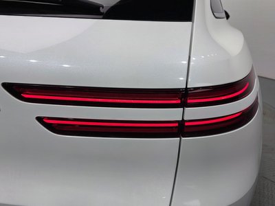 صورة 10 لـ 2021 Genesis GV70
