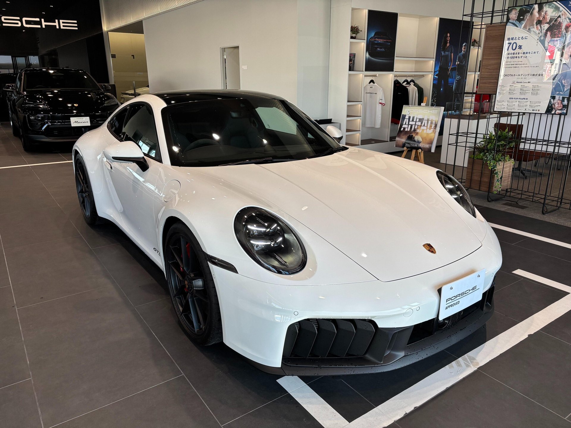 PORSCHE 911 - View 1