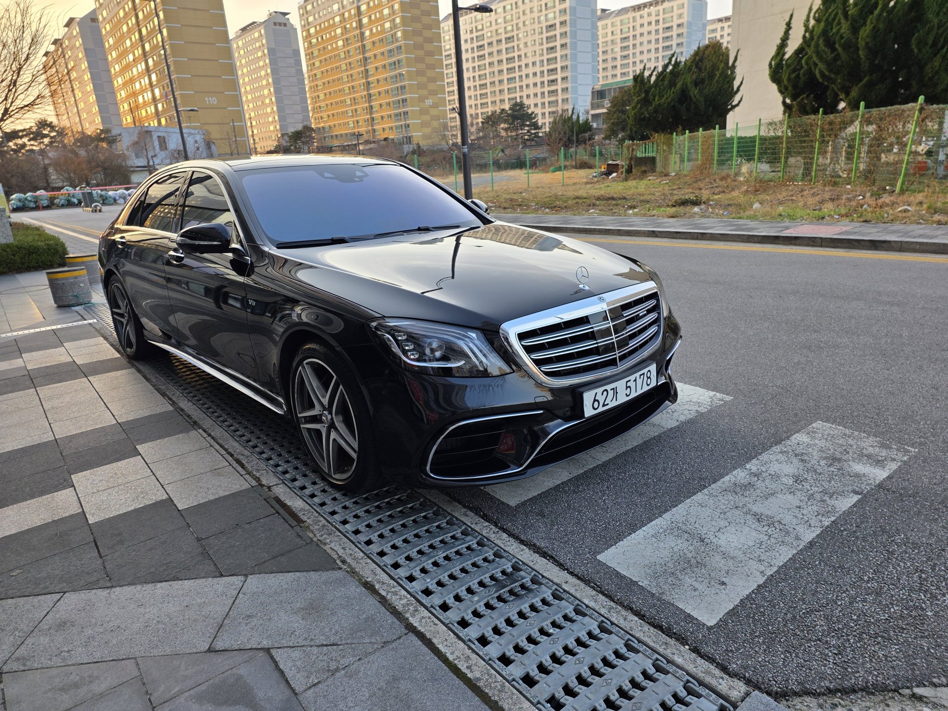 MERCEDES-BENZ S-CLASS - View 1