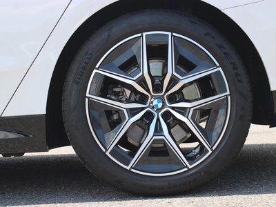 2025 BMW 5 SERIES — миниатюра 41