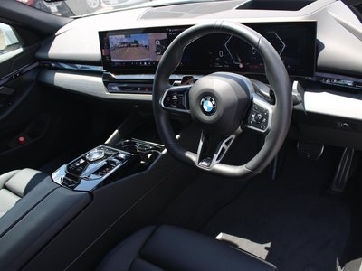 2025 BMW 5 SERIES — миниатюра 50