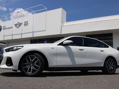 2025 BMW 5 SERIES — миниатюра 13