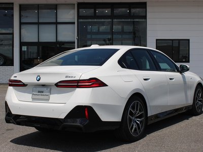 2025 BMW 5 SERIES — миниатюра 21
