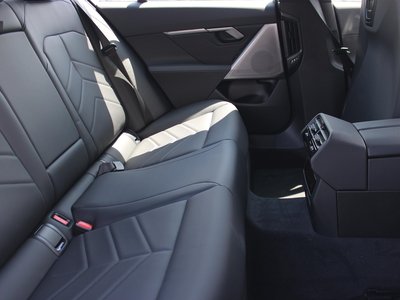 2025 BMW 5 SERIES — миниатюра 126