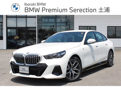 BMW 5 SERIES - 1