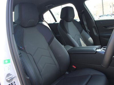 2025 BMW 5 SERIES — миниатюра 59