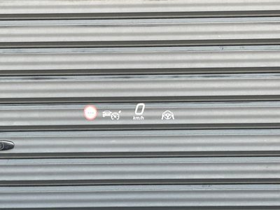 MERCEDES-BENZ EQE - 9