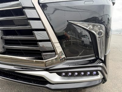 2016 Lexus LX photo 7
