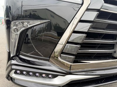 2016 Lexus LX photo 6