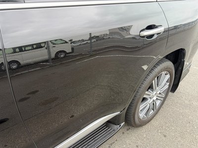 2016 Lexus LX photo 10