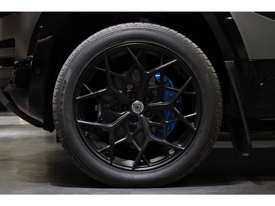 LAND ROVER DEFENDER - 10