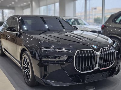 BMW 7 SERIES - 2