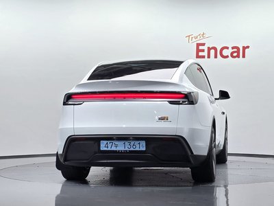 2025 Tesla MODEL Y — фото 4