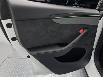 2025 Tesla MODEL Y — миниатюра 15