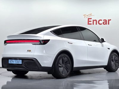 2025 Tesla MODEL Y — фото 2