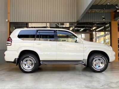 TOYOTA LAND CRUISER PRADO - 10