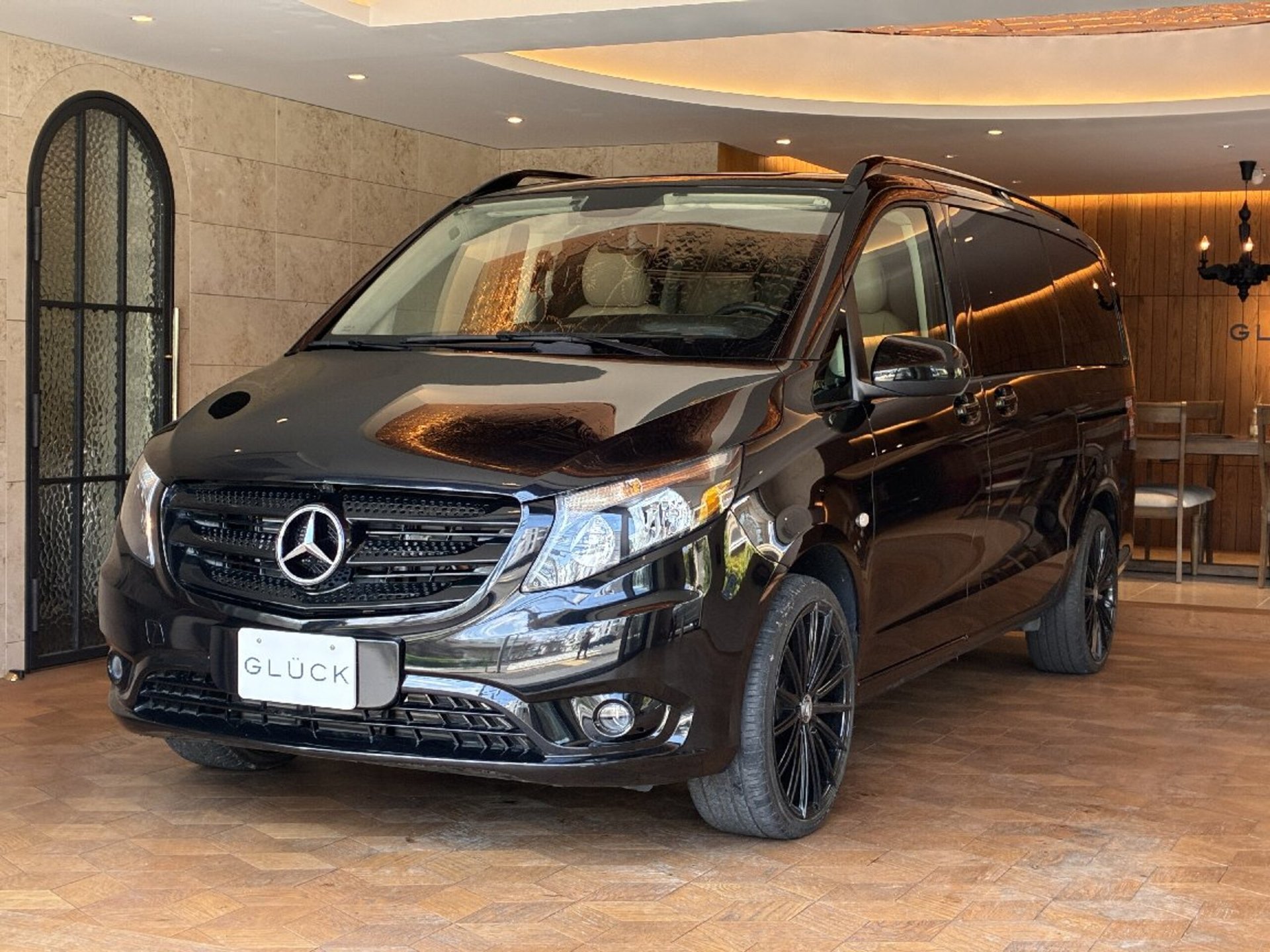 MERCEDES-BENZ V-CLASS - View 1