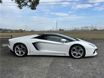 LAMBORGHINI AVENTADOR - 7