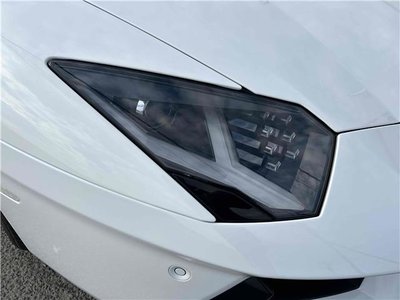 LAMBORGHINI AVENTADOR - 8