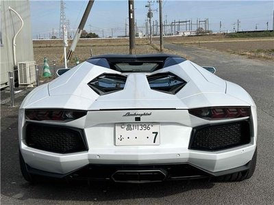 LAMBORGHINI AVENTADOR - 6