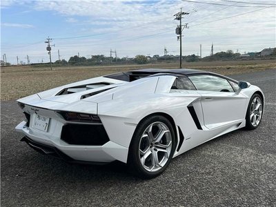LAMBORGHINI AVENTADOR - 2