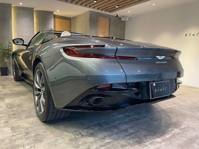2021 Aston Martin DB11 VOLANTE — фото 8