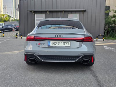 2021 AUDI RS7 — фото 6