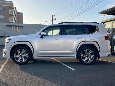 TOYOTA LAND CRUISER 300 - 10