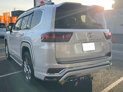 TOYOTA LAND CRUISER 300 - 9