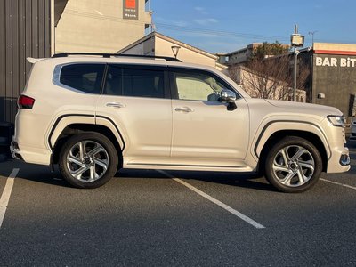 TOYOTA LAND CRUISER 300 - 6