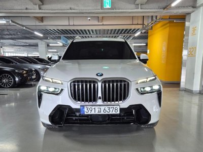 2023 BMW X7 photo 2