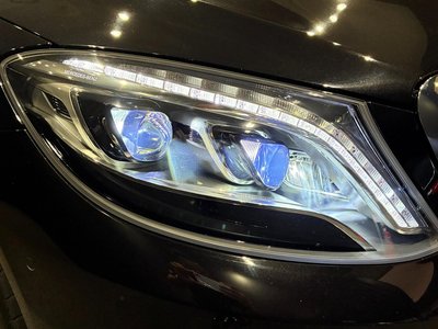 صورة 10 لـ 2015 Mercedes-BENZ S-CLASS AMG