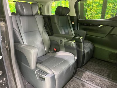 2022 Toyota ALPHARD photo 9