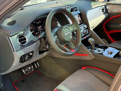 BENTLEY BENTAYGA - 4