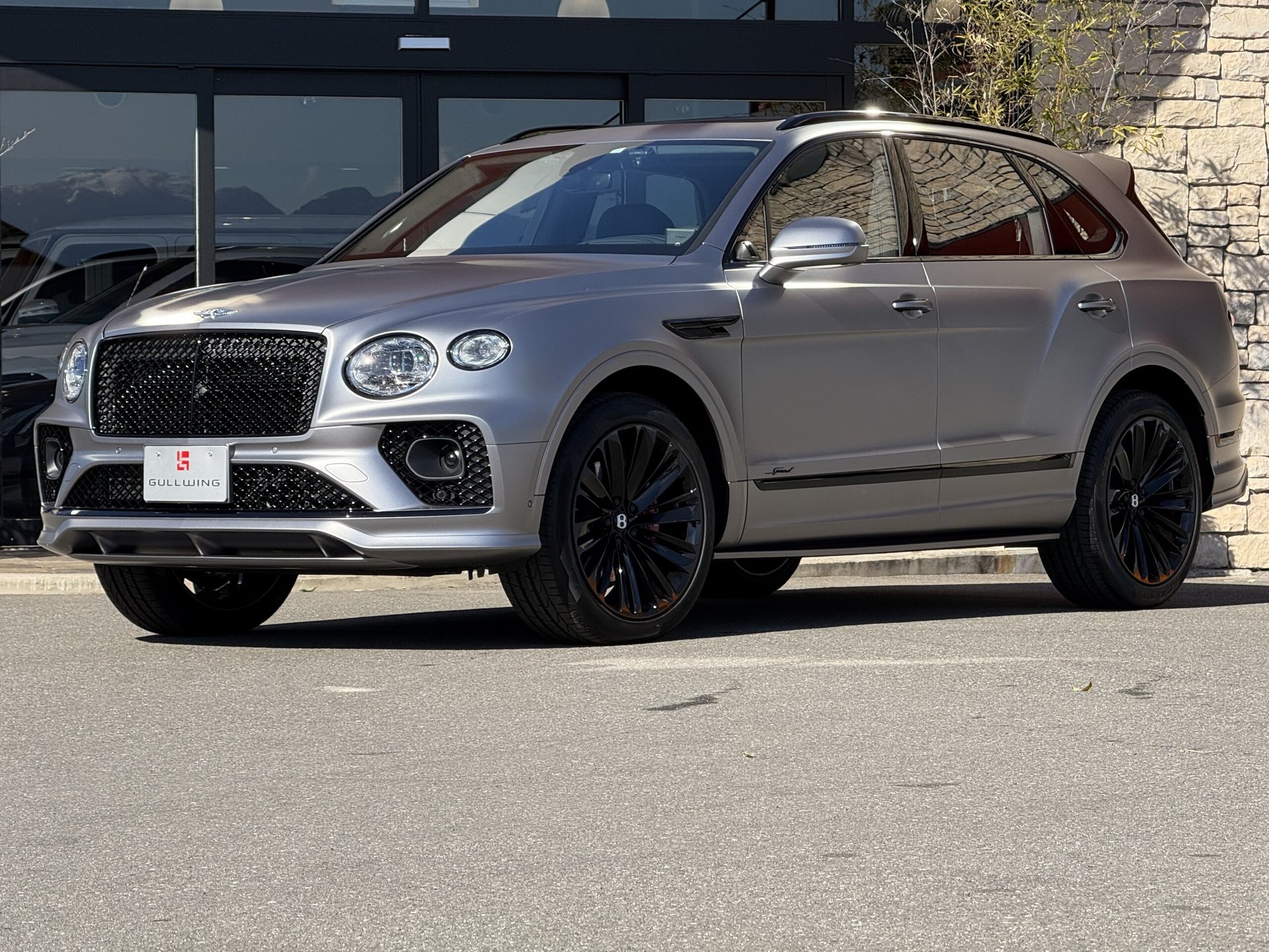 BENTLEY BENTAYGA - View 1