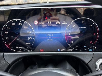 MERCEDES-BENZ E-CLASS - 3