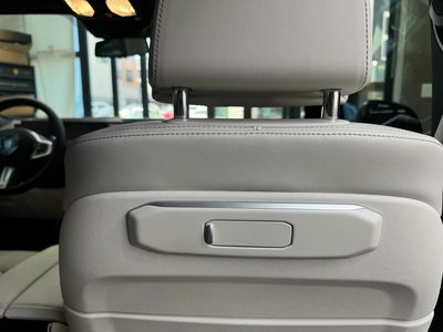2026 BMW X5 thumbnail 12