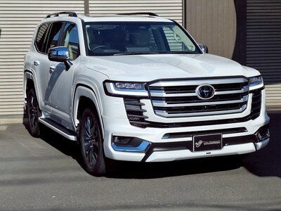 TOYOTA LAND CRUISER 300