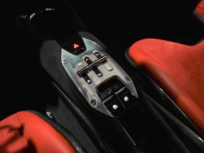 صورة مصغرة 16 لـ 2021 Ferrari SF90 STRADALE