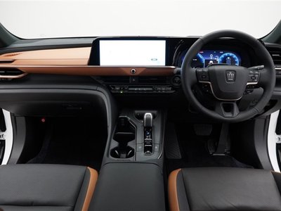 TOYOTA CROWN CROSSOVER - 9