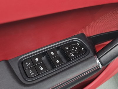 2023 Porsche CAYENNE thumbnail 36