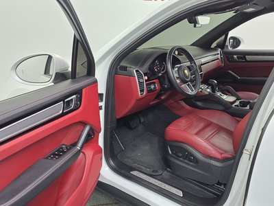 2023 Porsche CAYENNE thumbnail 13